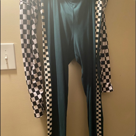 Two Piece Matching Set - Picture 3 of 4